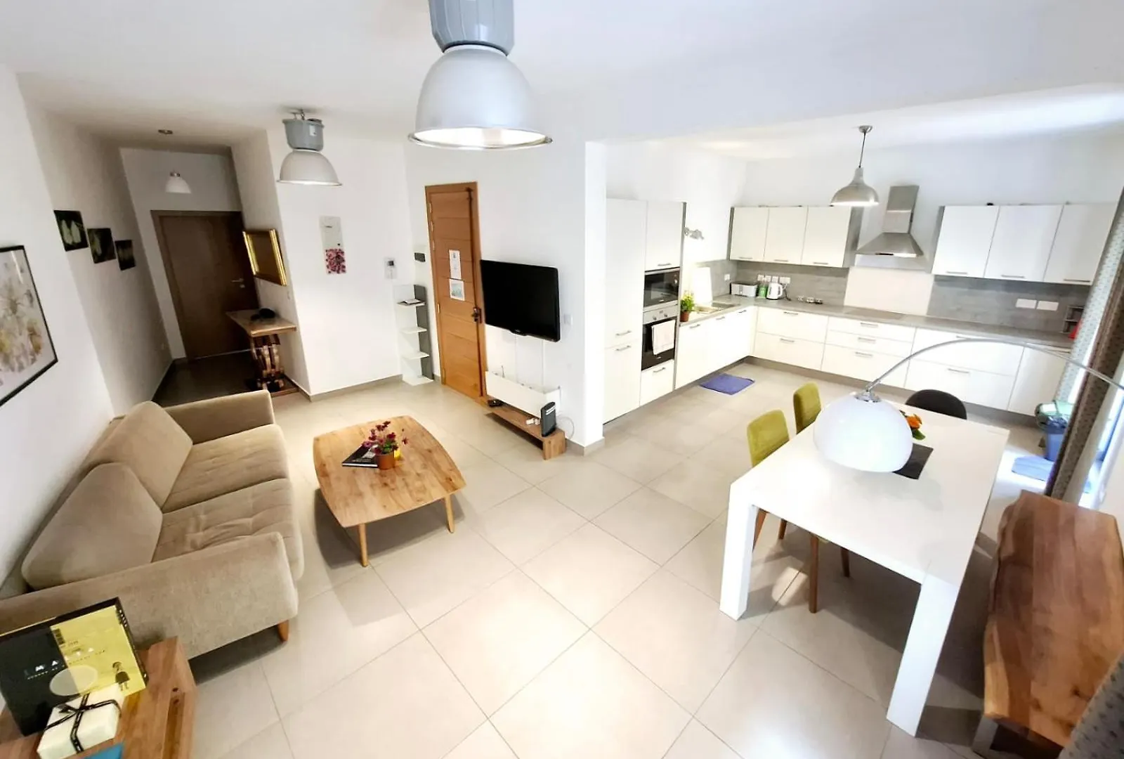 V86 - Sliema Balluta Old College Apt location