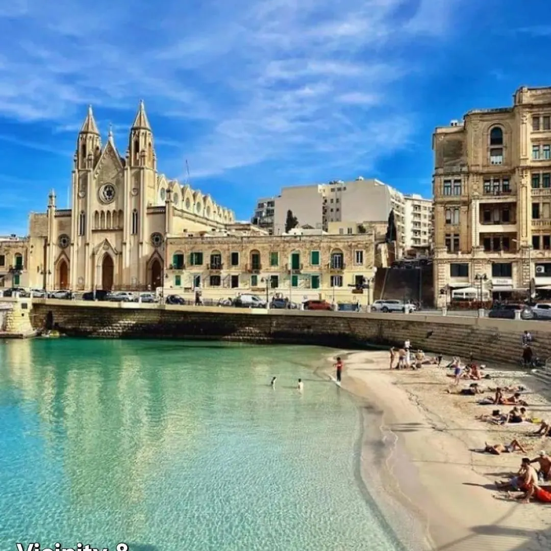 V86 - Sliema Balluta Old College Apt